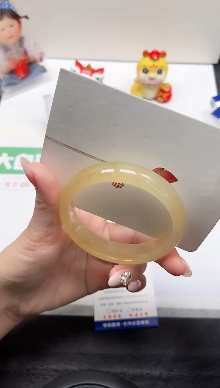 【闪购商品】石英质玉手镯未镶嵌212-63