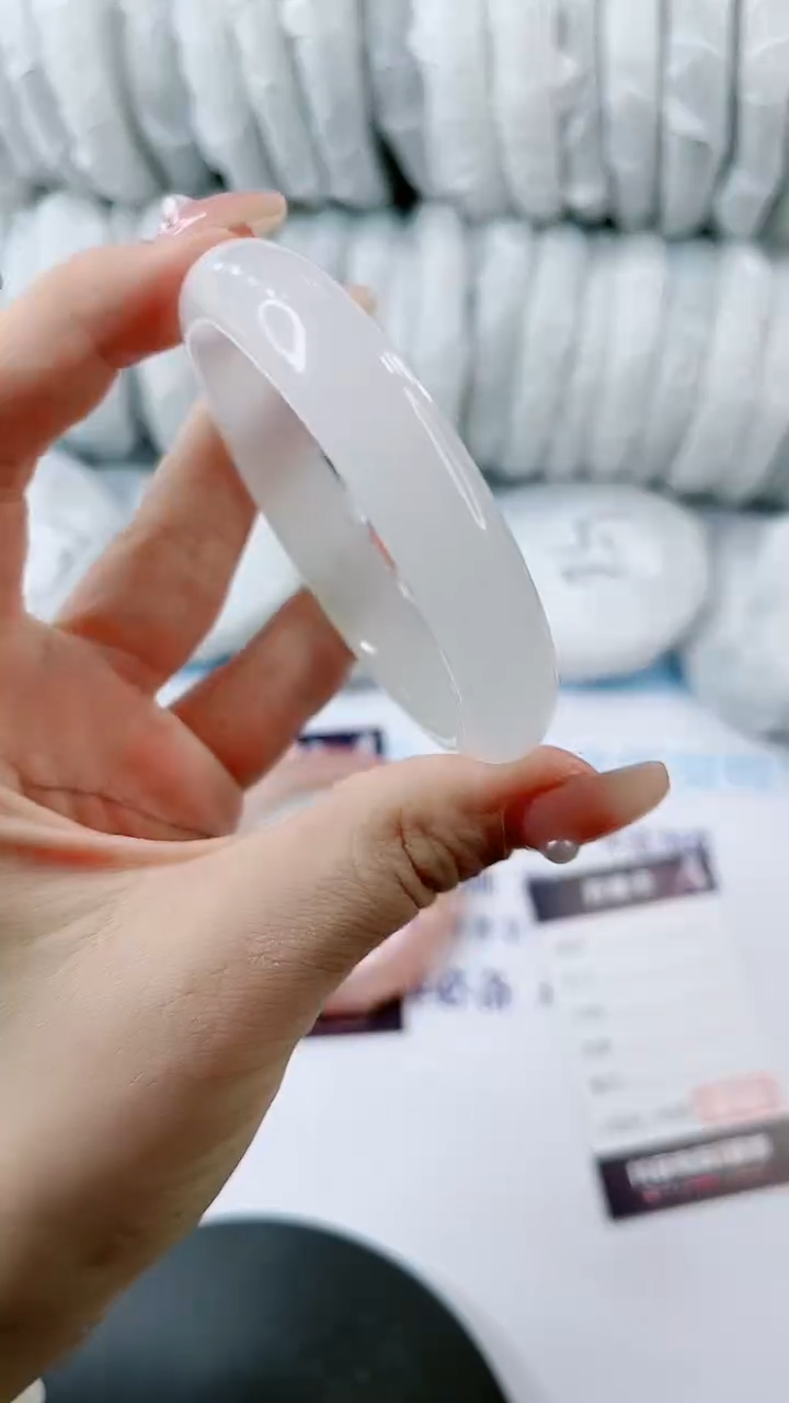 【闪购商品】石英质玉手镯未镶嵌0145992645-多样性发货