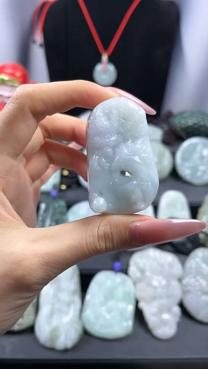 【闪购商品】翡翠颈饰未镶嵌龙马精神 有细纹