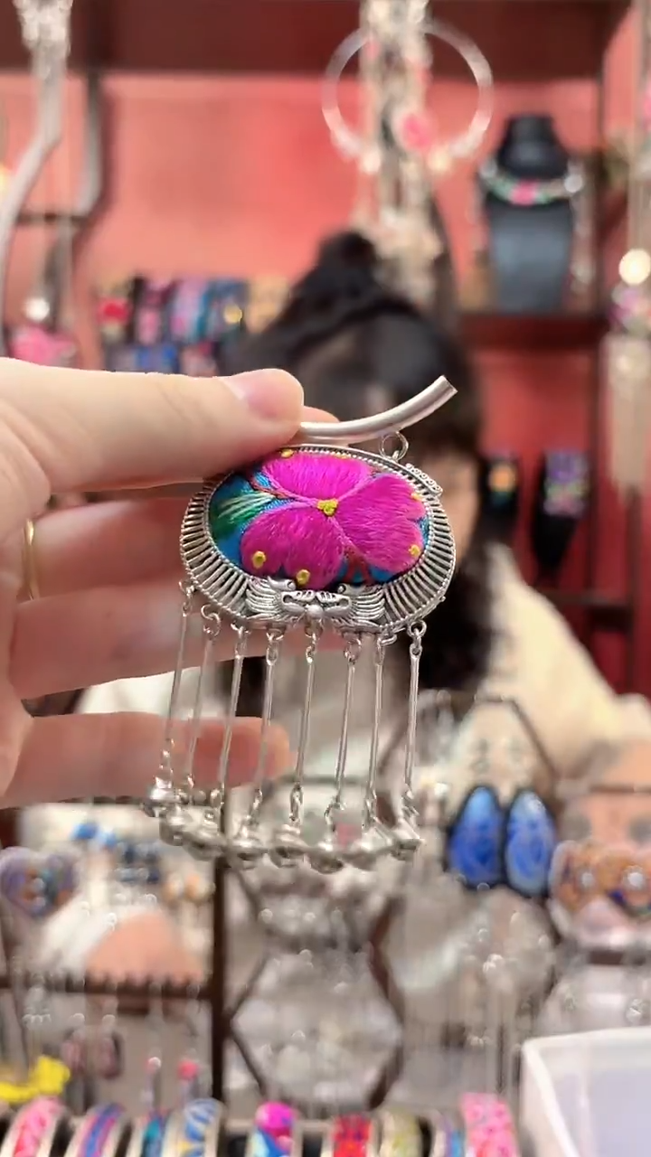 织绣 云织谣民族风精美饰品   186