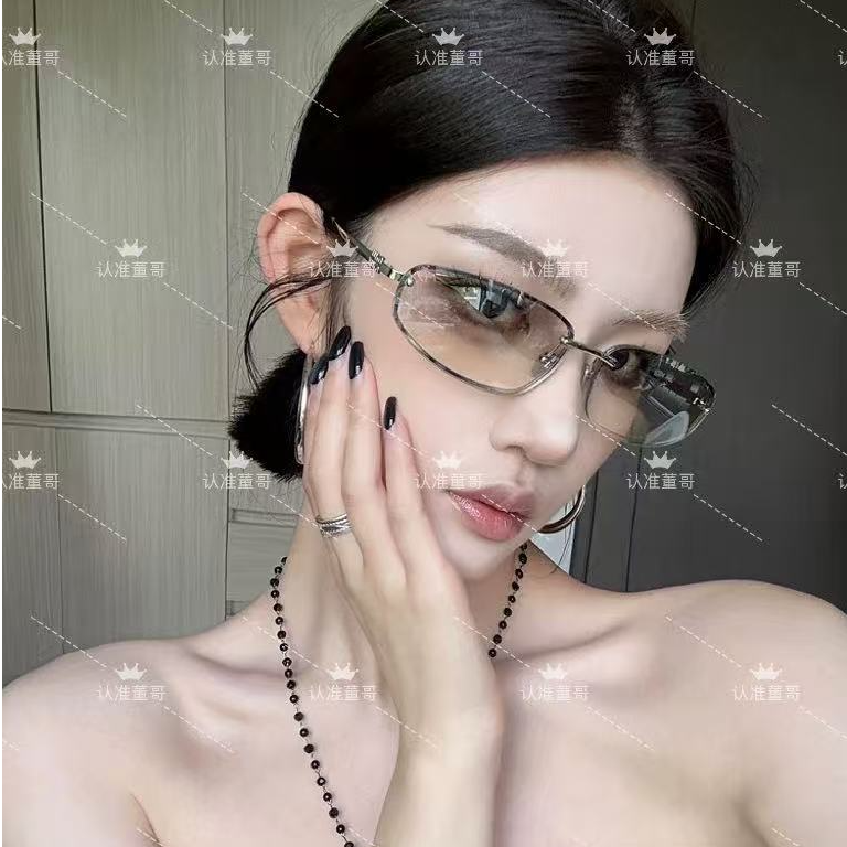 2025墨镜超爆款未来感二合一时尚百搭太阳镜女简约百搭时尚