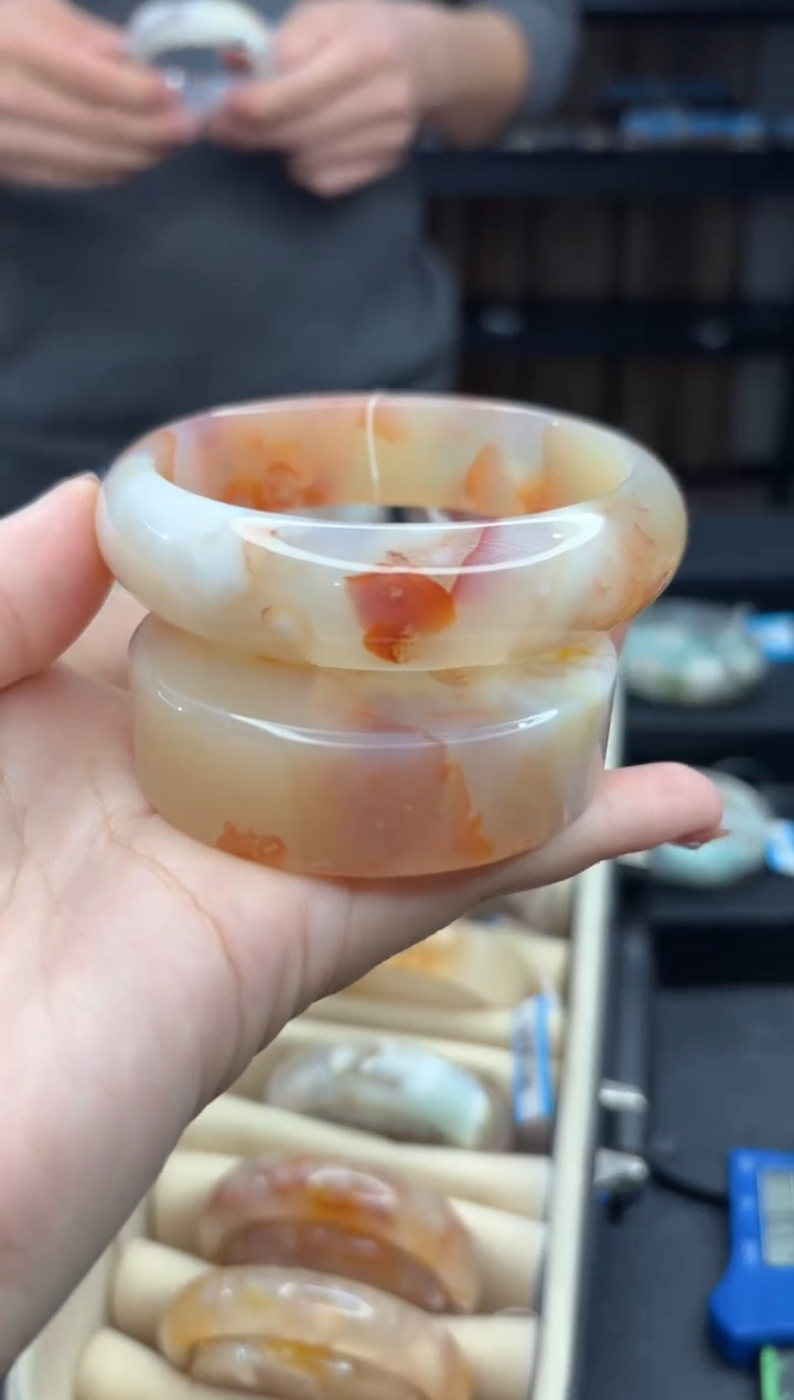 【闪购商品】石英质玉手镯未镶嵌2245（62圈赠送镯心）