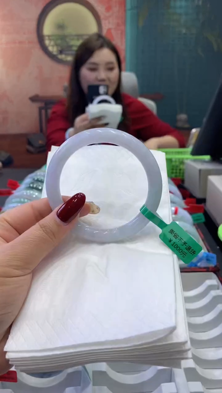 【闪购商品】翡翠手镯未镶嵌多人000172