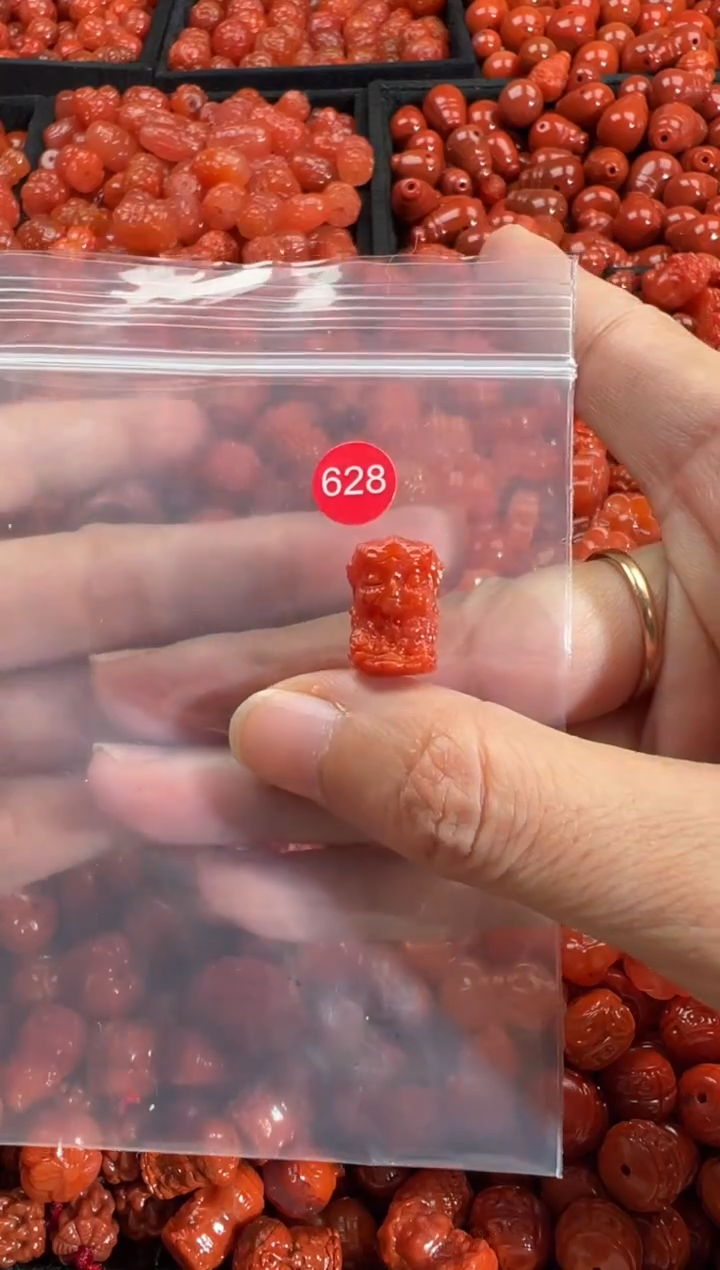 颈饰未镶嵌南红玛瑙1