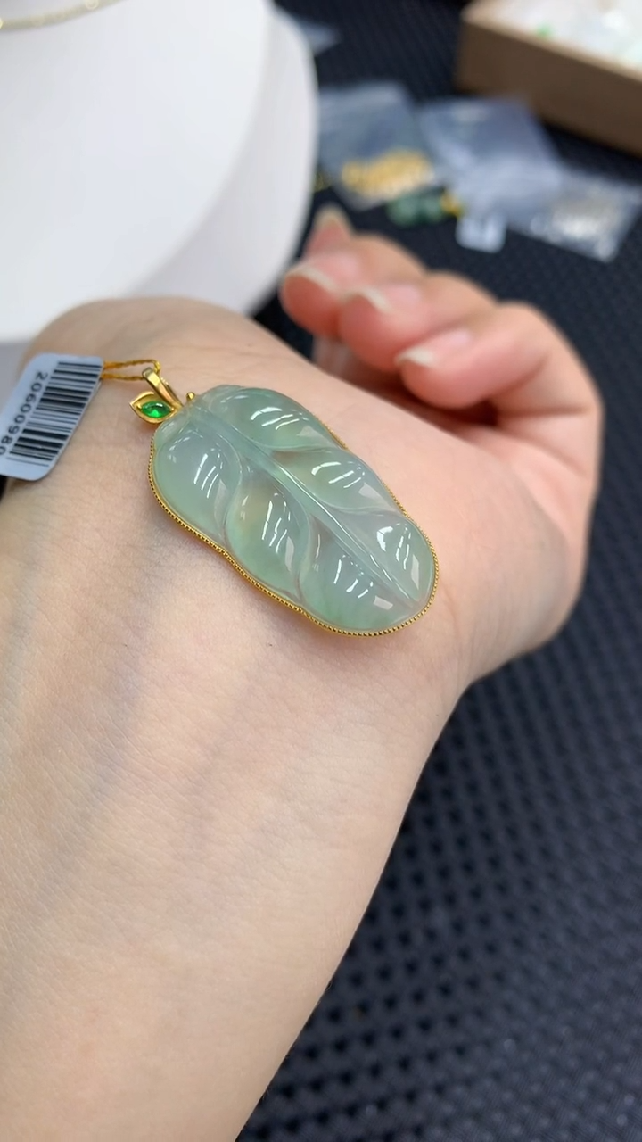 【闪购商品】翡翠颈饰18K金镶嵌            8