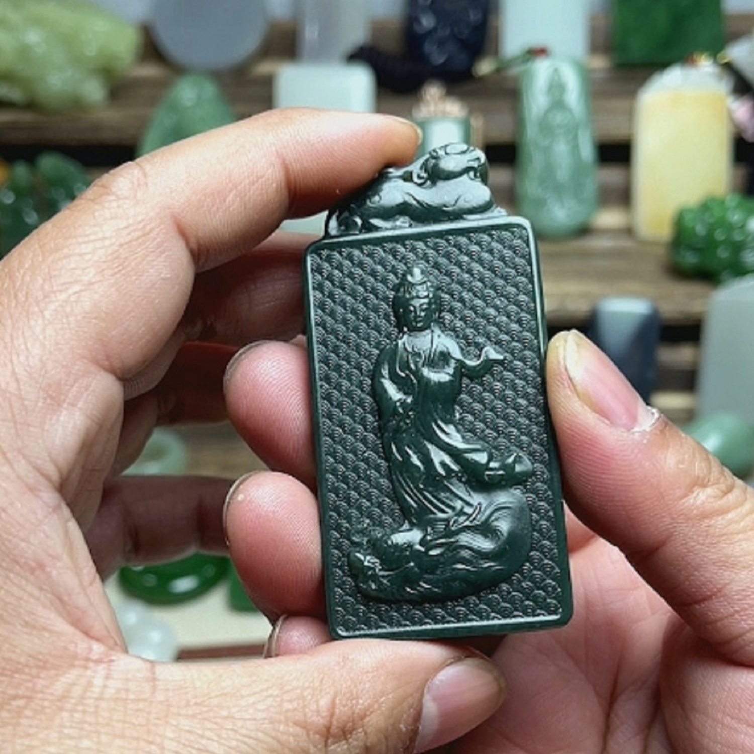 和田玉精美玉龙观音