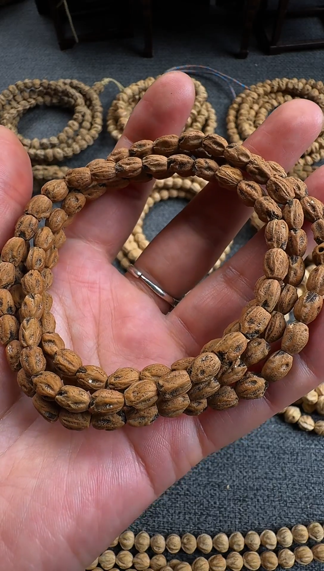 吊坠柏香籽/百香籽黑***帅长腿