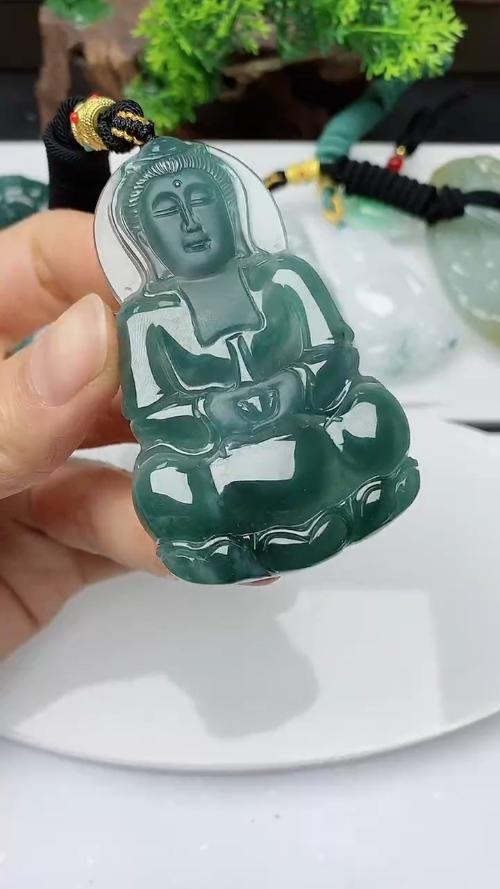 【闪购商品】翡翠颈饰未镶嵌        