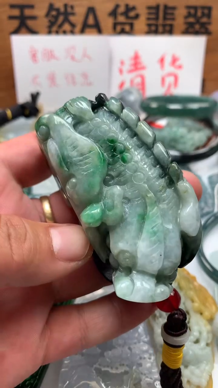 【闪购商品】翡翠颈饰未镶嵌保真天然A货翡翠