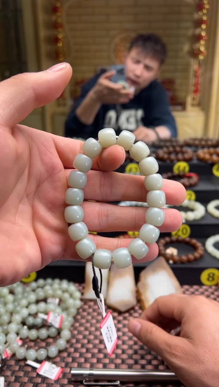 【闪购商品】和田玉手串未镶嵌且末料青白玉直切卡11*12手串