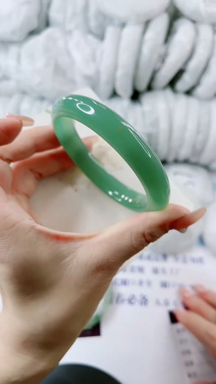 【闪购商品】石英质玉手镯未镶嵌0313646903-