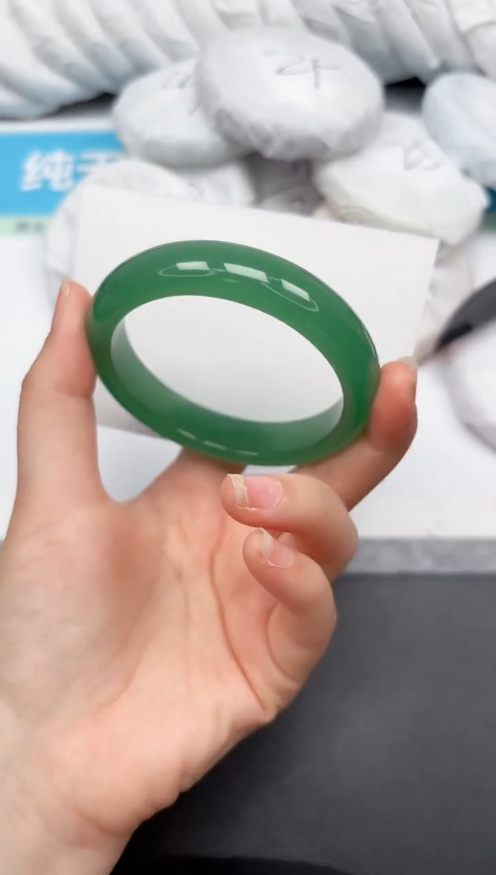 未镶嵌手镯石英质玉197-58.9