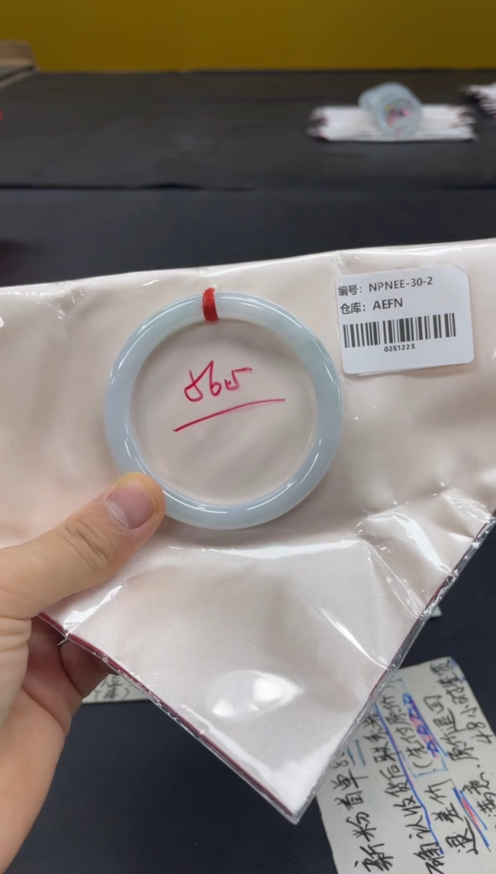 未镶嵌手镯翡翠翡翠手镯
