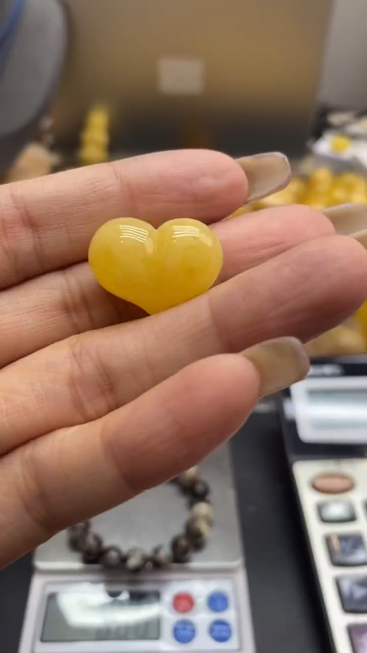 琥珀未镶嵌珠宝奇石1152