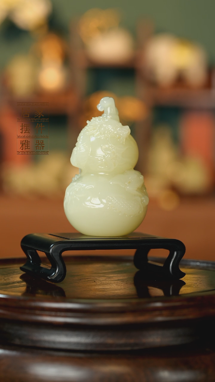玉《龙缠葫芦》摆件