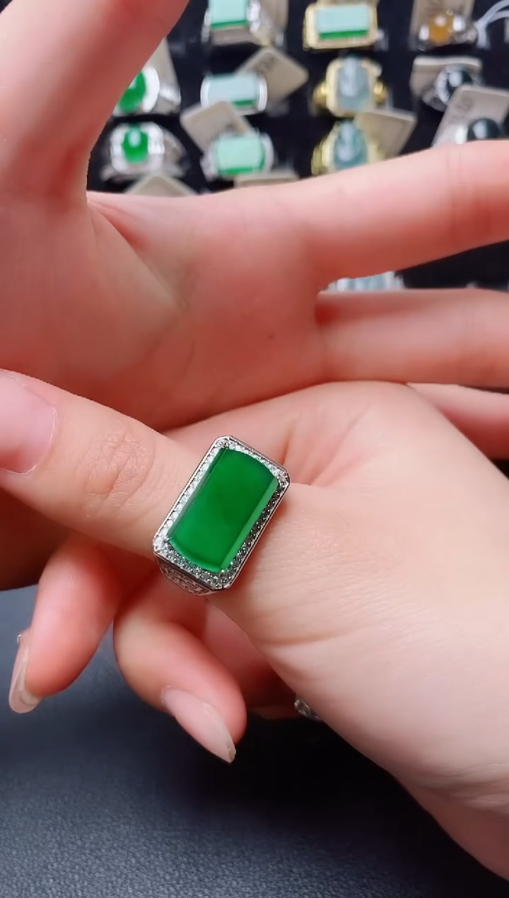 【闪购商品】翡翠戒指银S925镶嵌12121