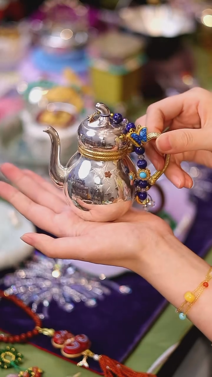 摆件山怂阿卿直播间@@DZ0202