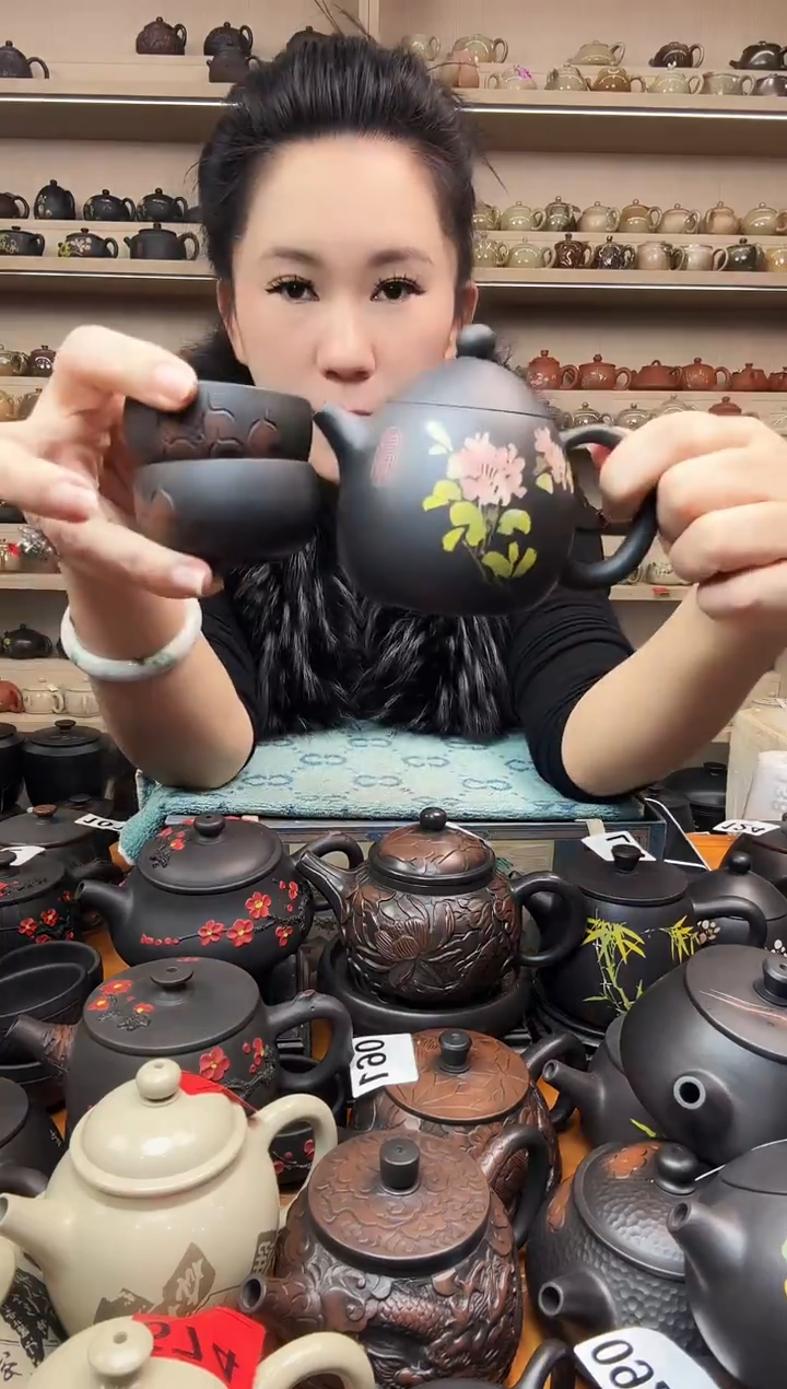 壶彩填龙蛋+2线雕杯 113