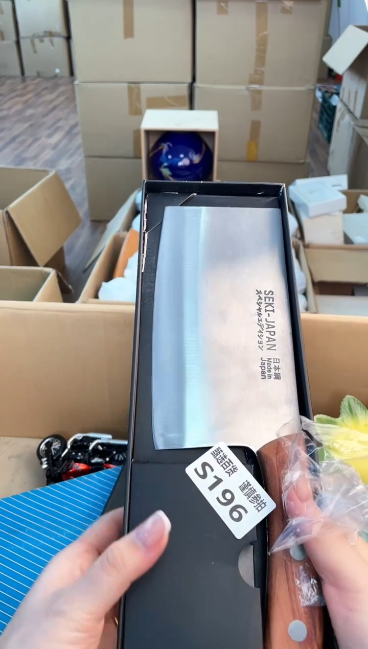 铁郑**上如图所示 米妮甄选