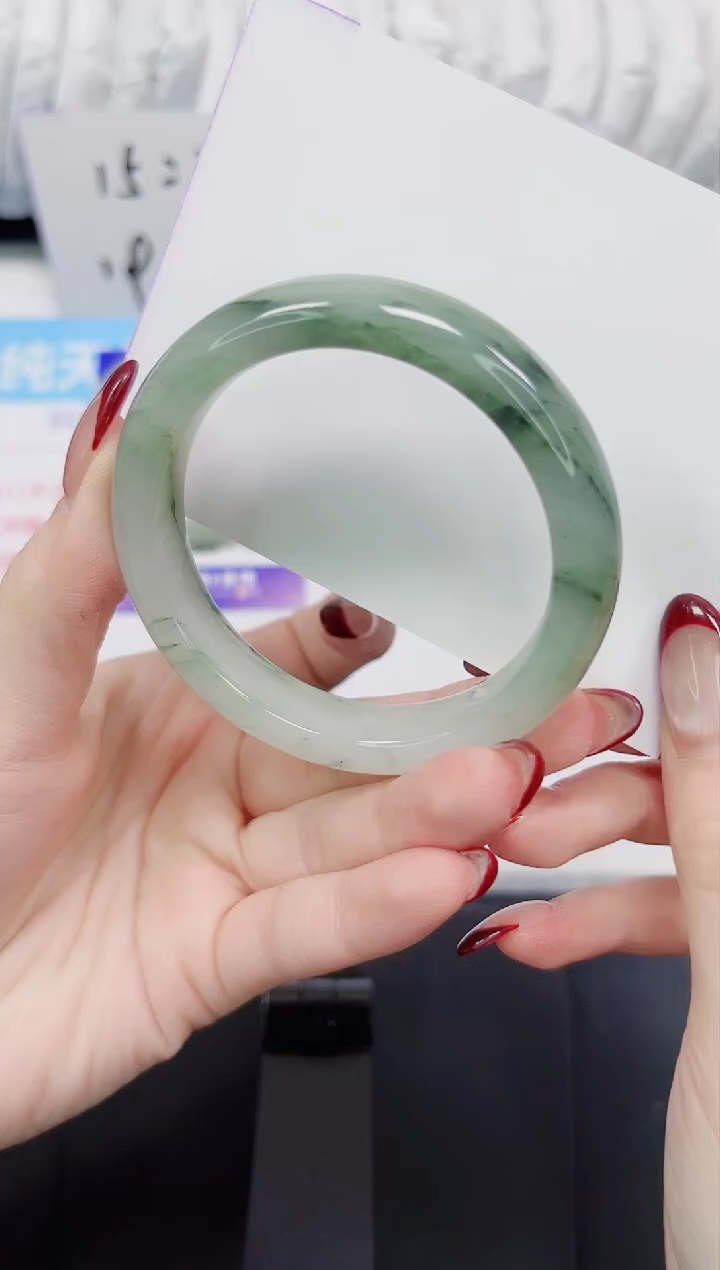 【闪购商品】石英质玉手镯未镶嵌147