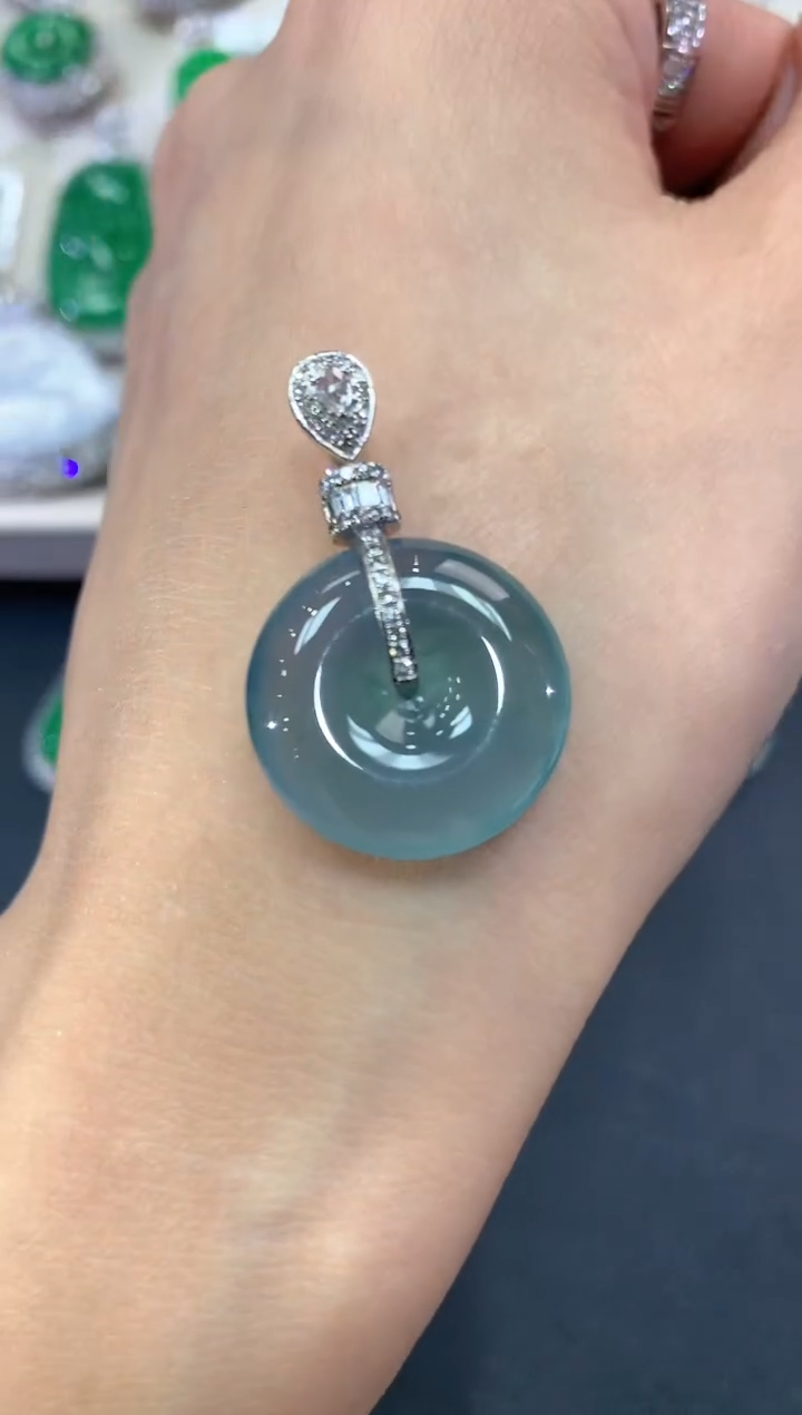 【闪购商品】翡翠吊坠(不含链)18K金镶嵌q23