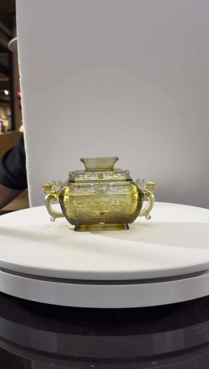 摆件茶金色双龙方彝