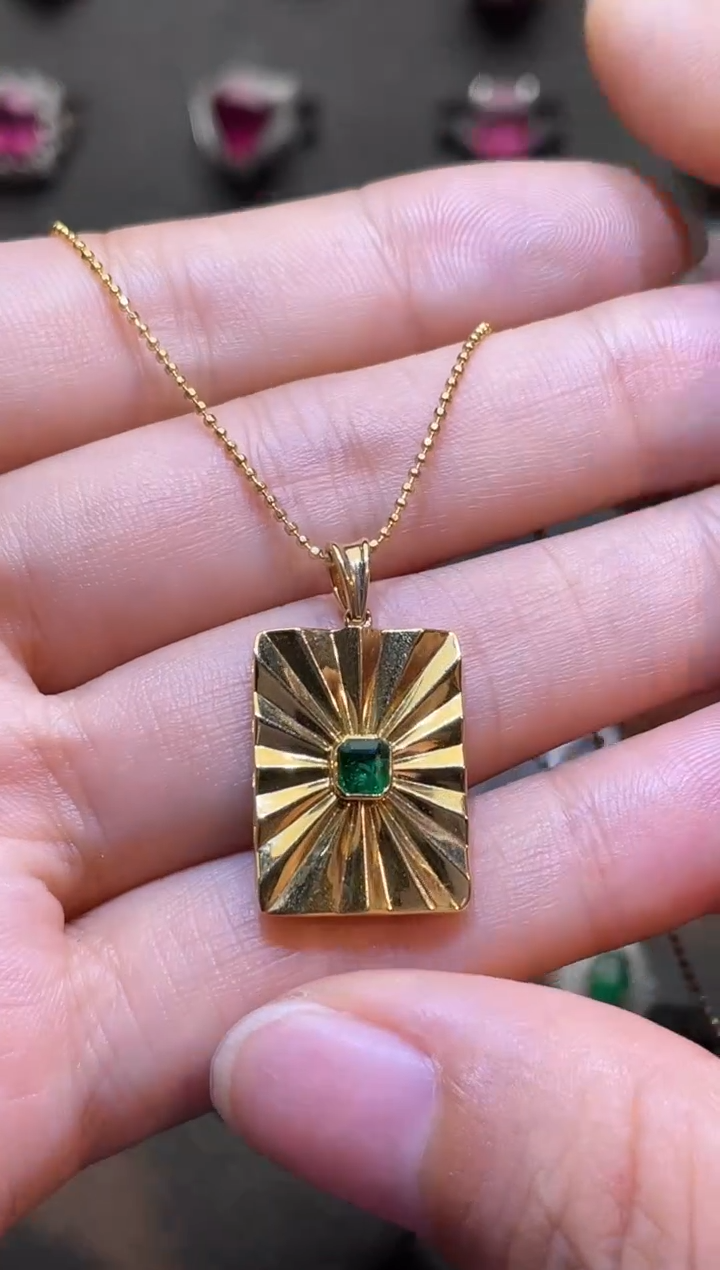 18K金镶嵌吊坠(不含链)祖母绿0.32ct