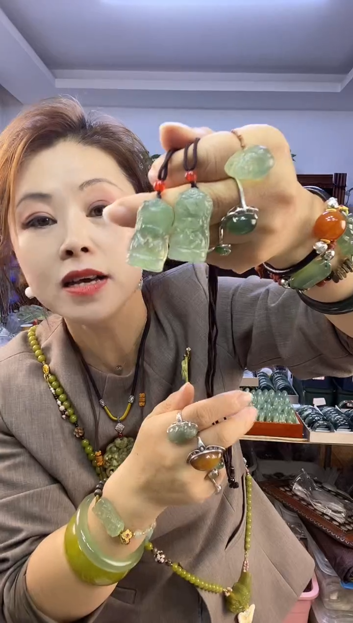 未镶嵌蛇纹石玉娘娘多样性随机发一