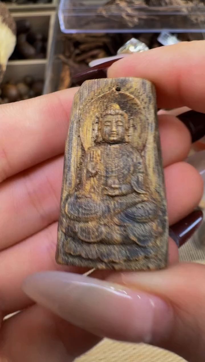 【闪购商品】沉香吊坠雕刻吊坠