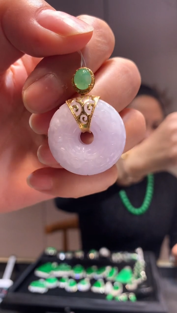 【闪购商品】翡翠吊坠(不含链)18K金镶嵌甜甜圈