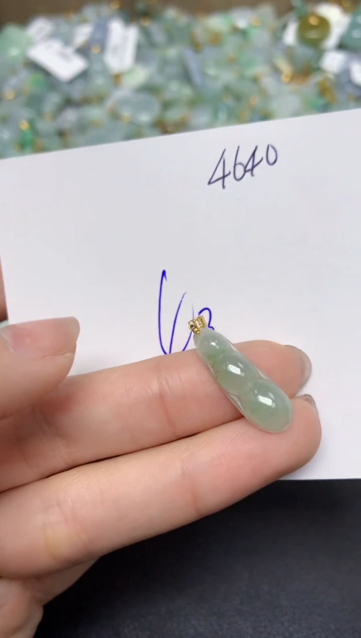 【闪购商品】翡翠颈饰未镶嵌天然翡翠A货