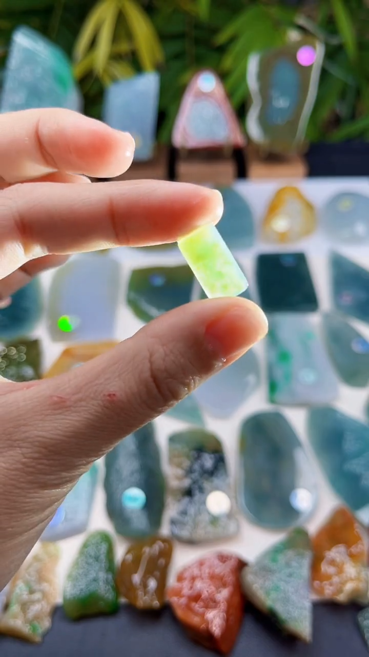 未镶嵌定制翡翠翡翠