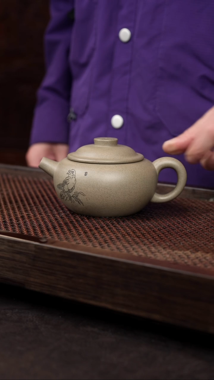 【闪购商品】紫砂茶壶青段刻绘巨轮