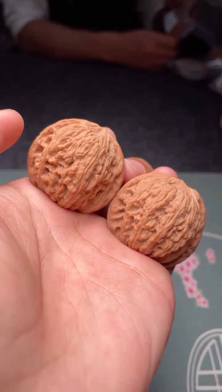 把件文玩核桃a21  泥鳅背 39尺 