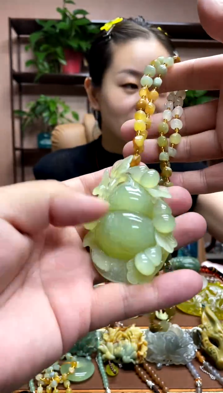 未镶嵌岫玉吊坠·