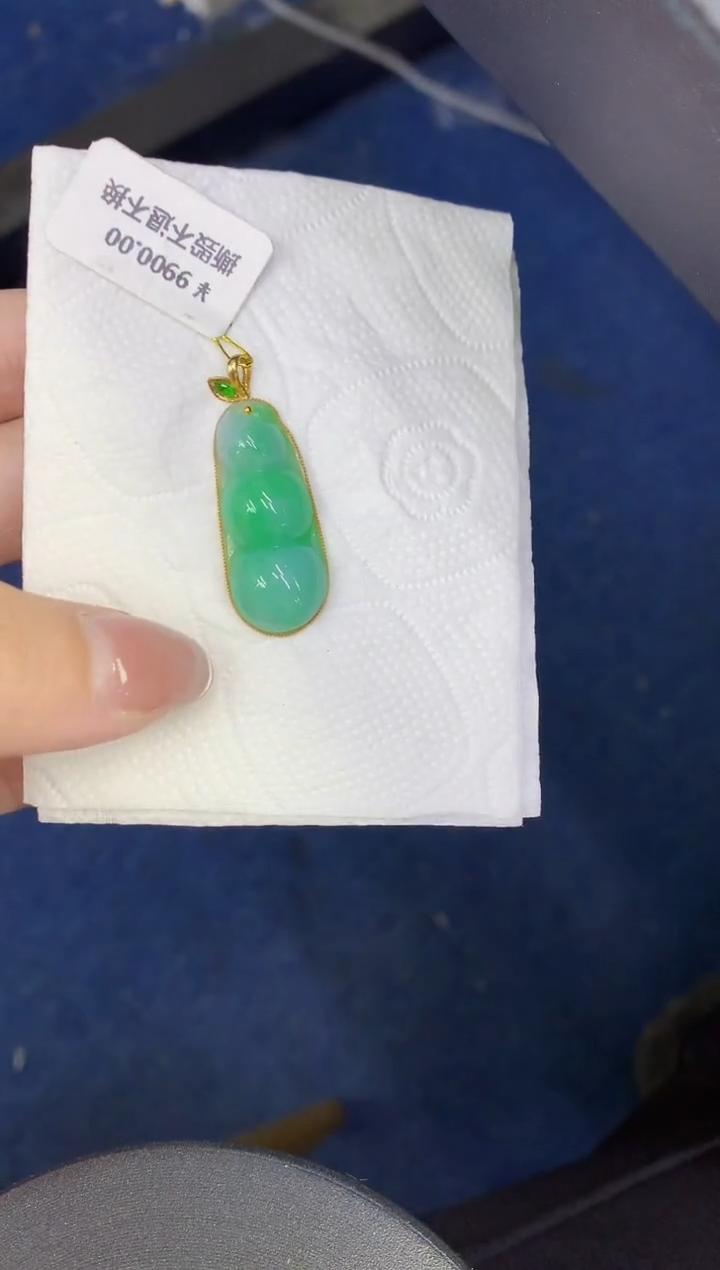 颈饰18K金镶嵌翡翠缅甸天然翡翠a货