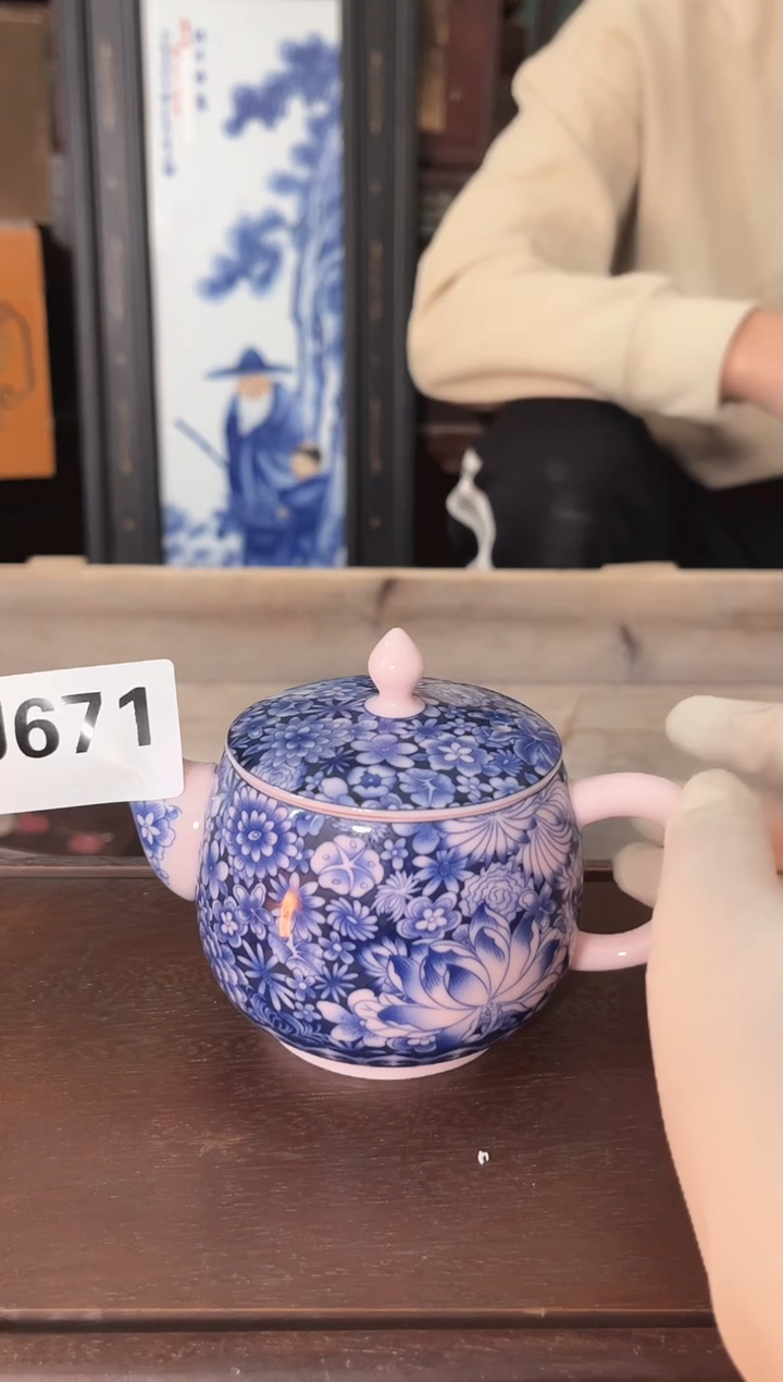 陶景德镇陶瓷摆件J671