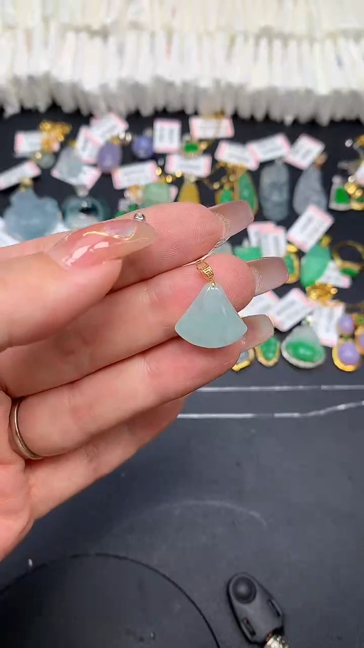 翡翠18K金镶嵌吊坠(不含链)MS188739