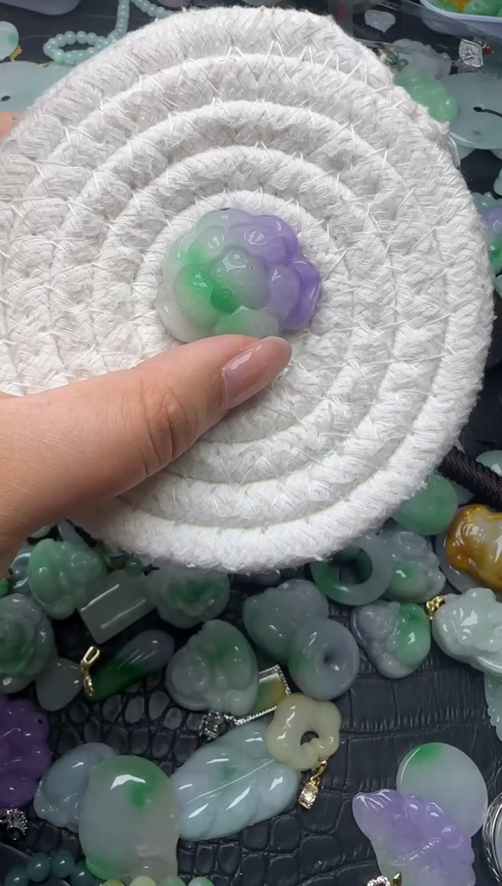 颈饰未镶嵌翡翠缅甸翡翠吊坠