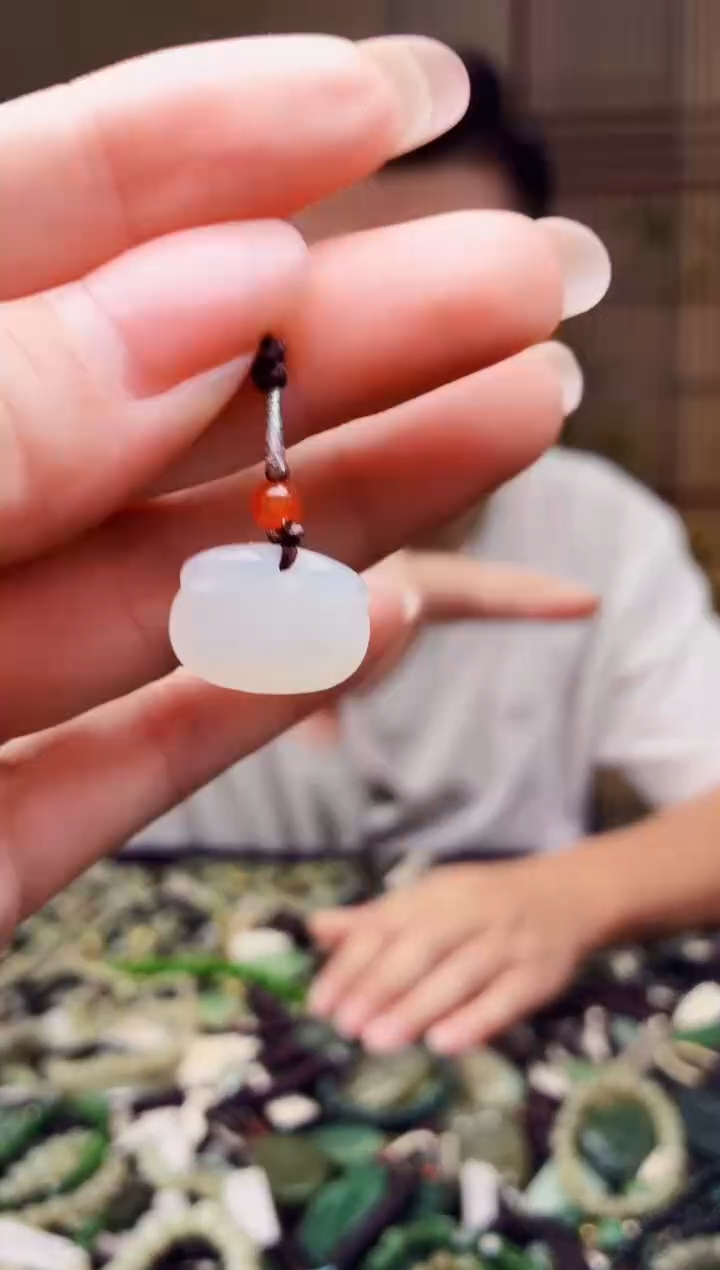 颈饰未镶嵌和田玉多样性发货，拍一发一