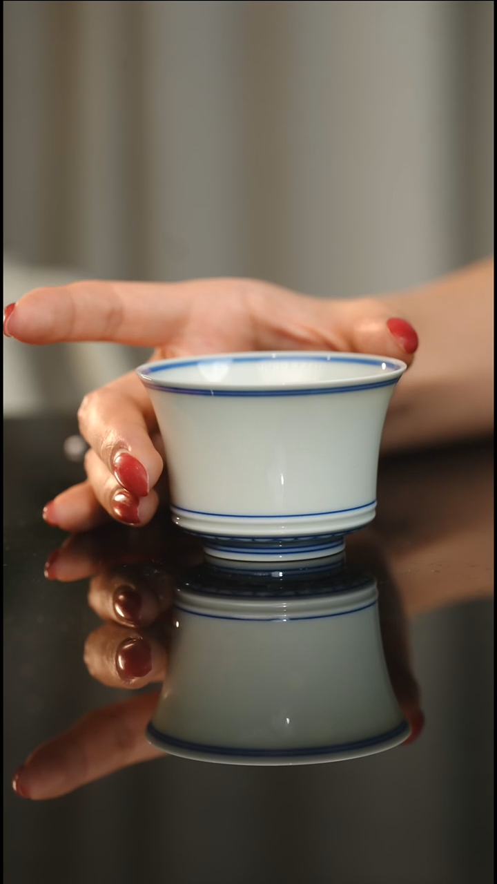 壶承瓷三兔共耳马蹄杯60cc