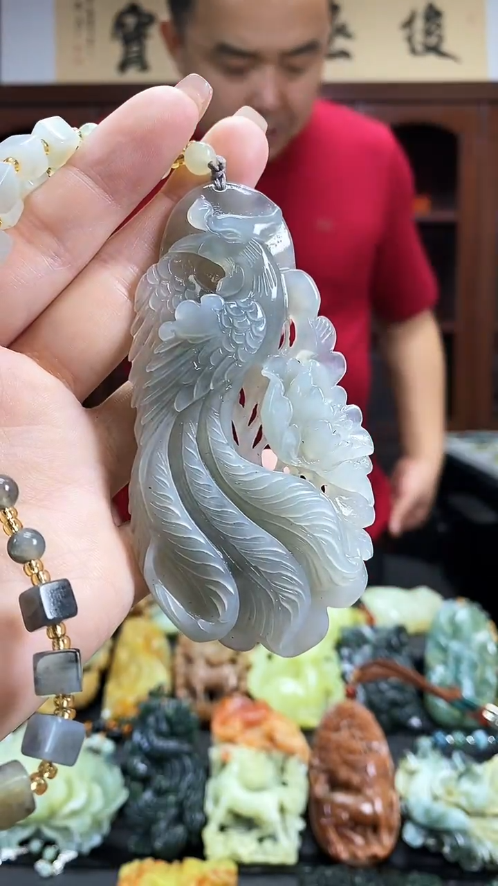 【闪购商品】蛇纹石玉吊坠未镶嵌`