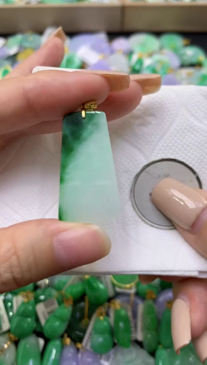 颈饰未镶嵌翡翠天然缅甸翡翠A货