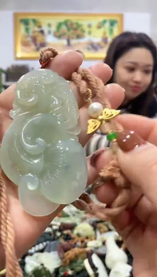 未镶嵌岫玉挂件 