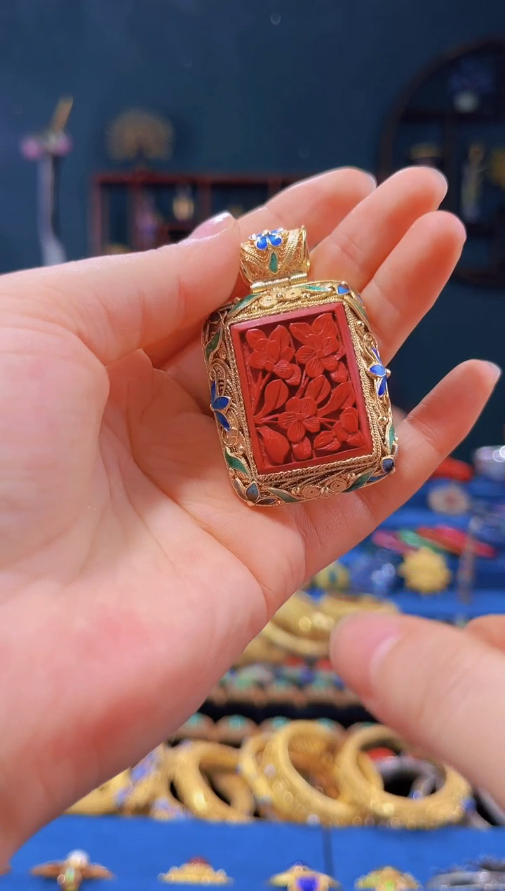 【闪购商品】非遗绝技 花丝镶嵌雕漆吊坠 竖