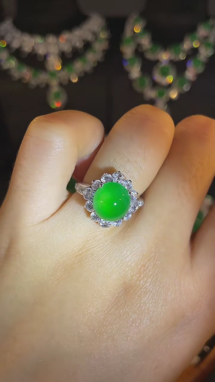 【闪购商品】翡翠颈饰18K金镶嵌戒指