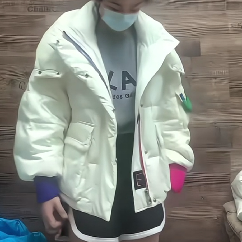 羽绒服2025新款气质设计感学生小个子宽松加厚面包服外套女冬