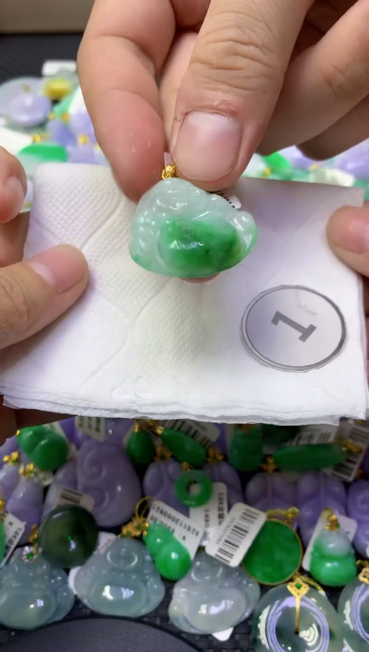 颈饰未镶嵌翡翠天然缅甸翡翠A货