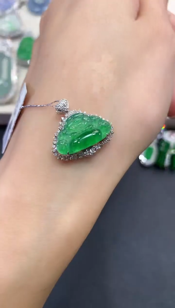 【闪购商品】翡翠吊坠(不含链)18K金镶嵌q226