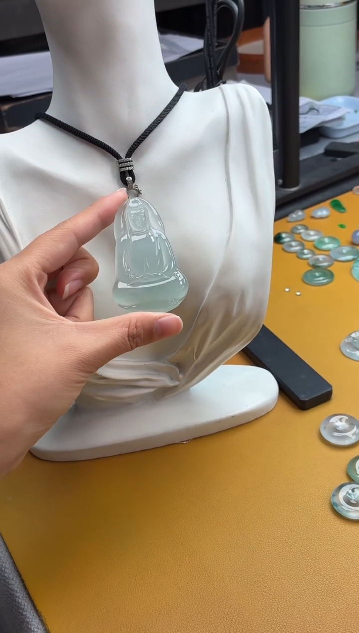 吊坠(不含链)未镶嵌翡翠33 素衣 61.4 38.8 5.6